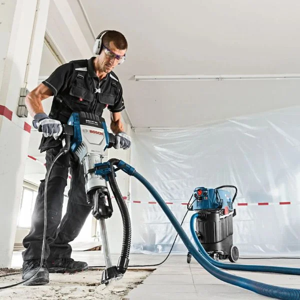 Martelo-demolidor-GSH-27-VC-220V-em-acao-piso