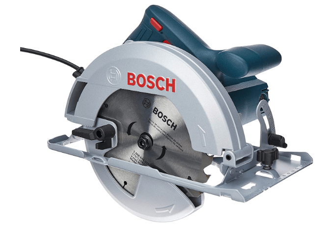 A serra circular é uma ferramenta elétrica amplamente utilizada para realizar cortes retos e precisos em uma variedade de materiais, como madeira, plástico e metal. Ela é composta por uma lâmina circular dentada que gira em alta velocidade para realizar o corte.