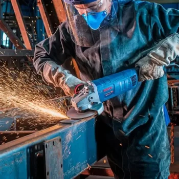 Esmerilhadeira-angular-9-GWS-28-230-200V-bosch-em-acao